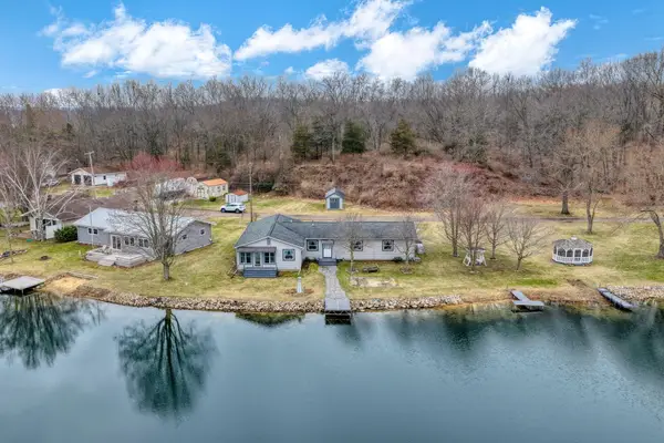 228 Oak Grove Drive, Brooklyn, MI 49230