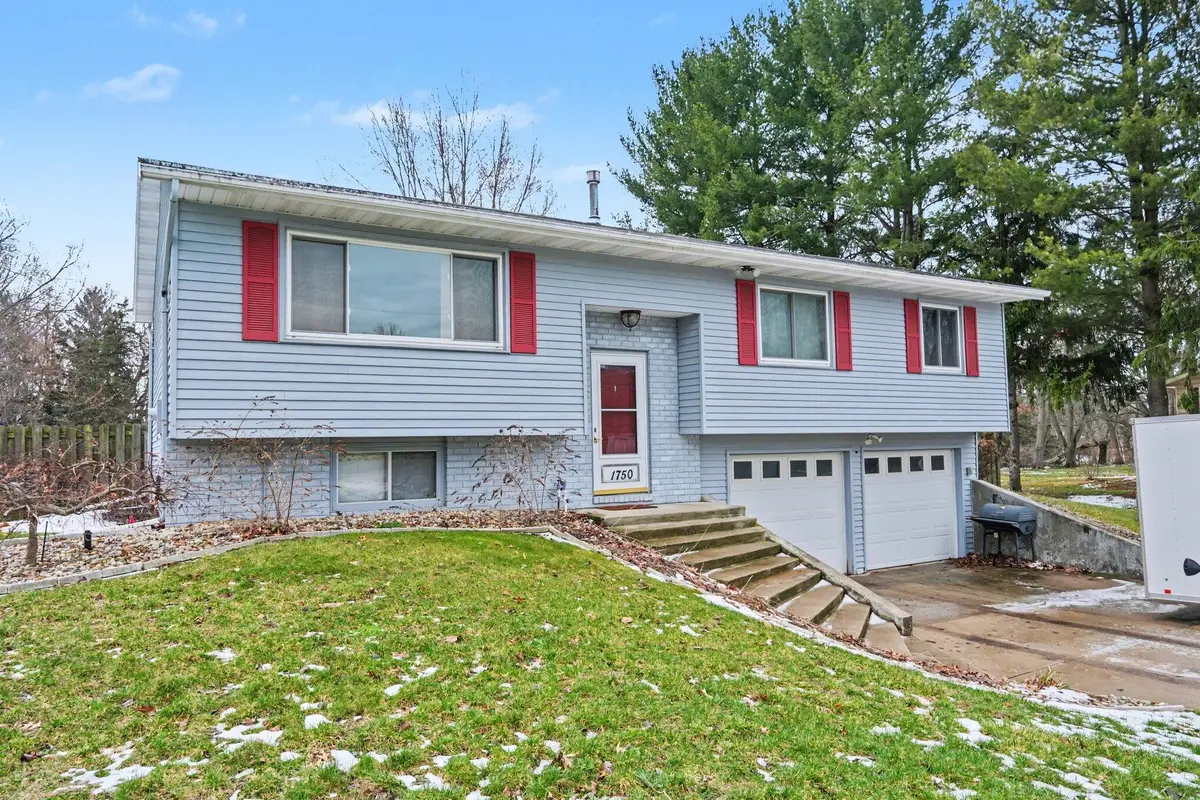 1750 Poplar Path, Stevensville, MI 49127 - #1