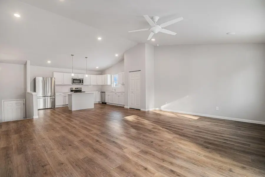 1047 Caspia Avenue, Vicksburg, MI 49097 - #2