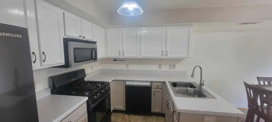 518 Lawrence Avenue #5, Wayland, MI 49348 - #3