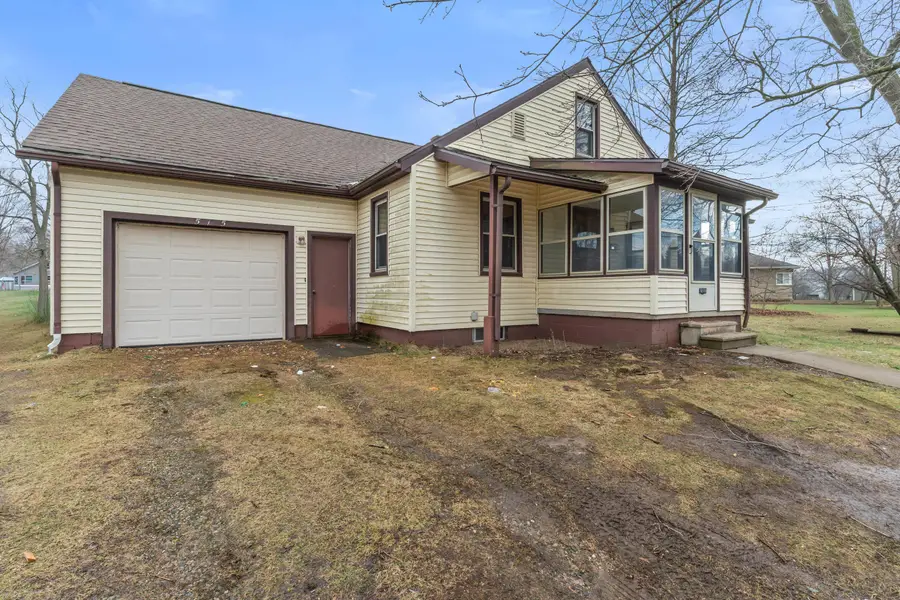515 Maumee Street, Jonesville, MI 49250 - #3