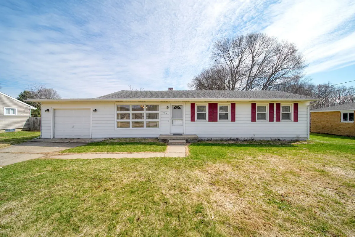 705 Leo Road, Jackson, MI 49203 - #1