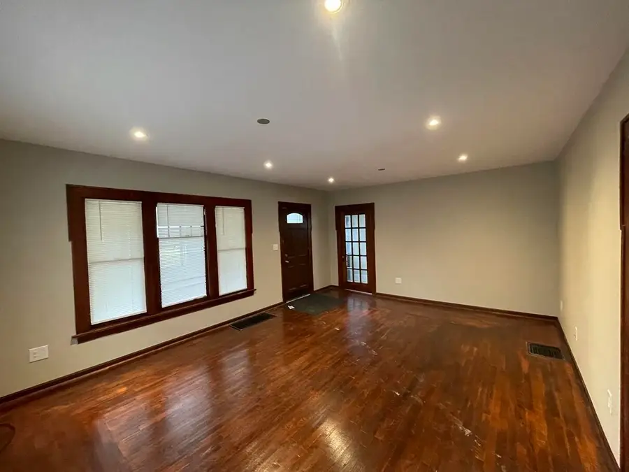 925 S Holmes Street, Lansing, MI 48912 - #2