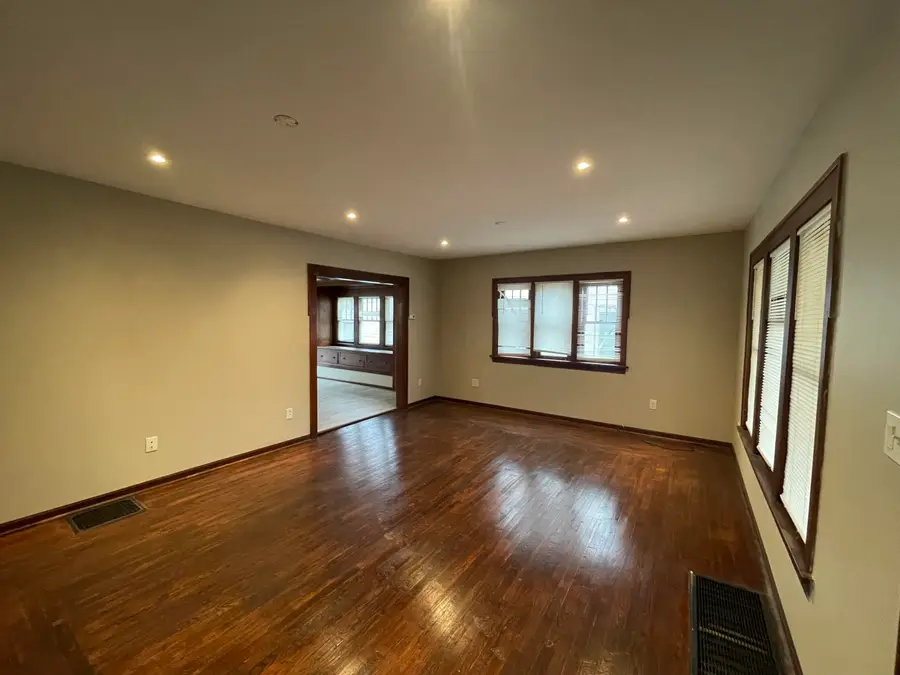 925 S Holmes Street, Lansing, MI 48912 - #3