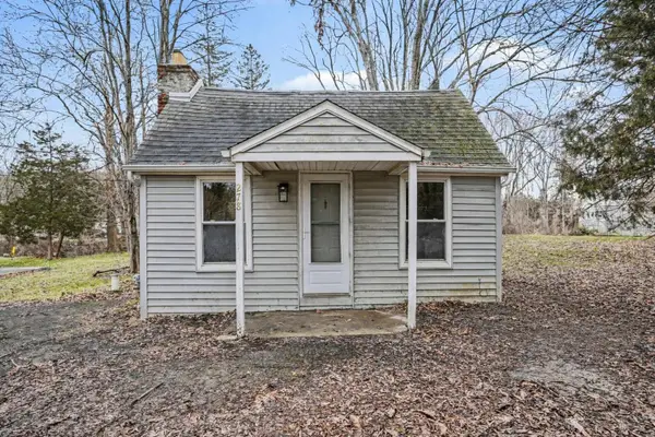 278 E Peterson Drive, Brighton, MI 48114