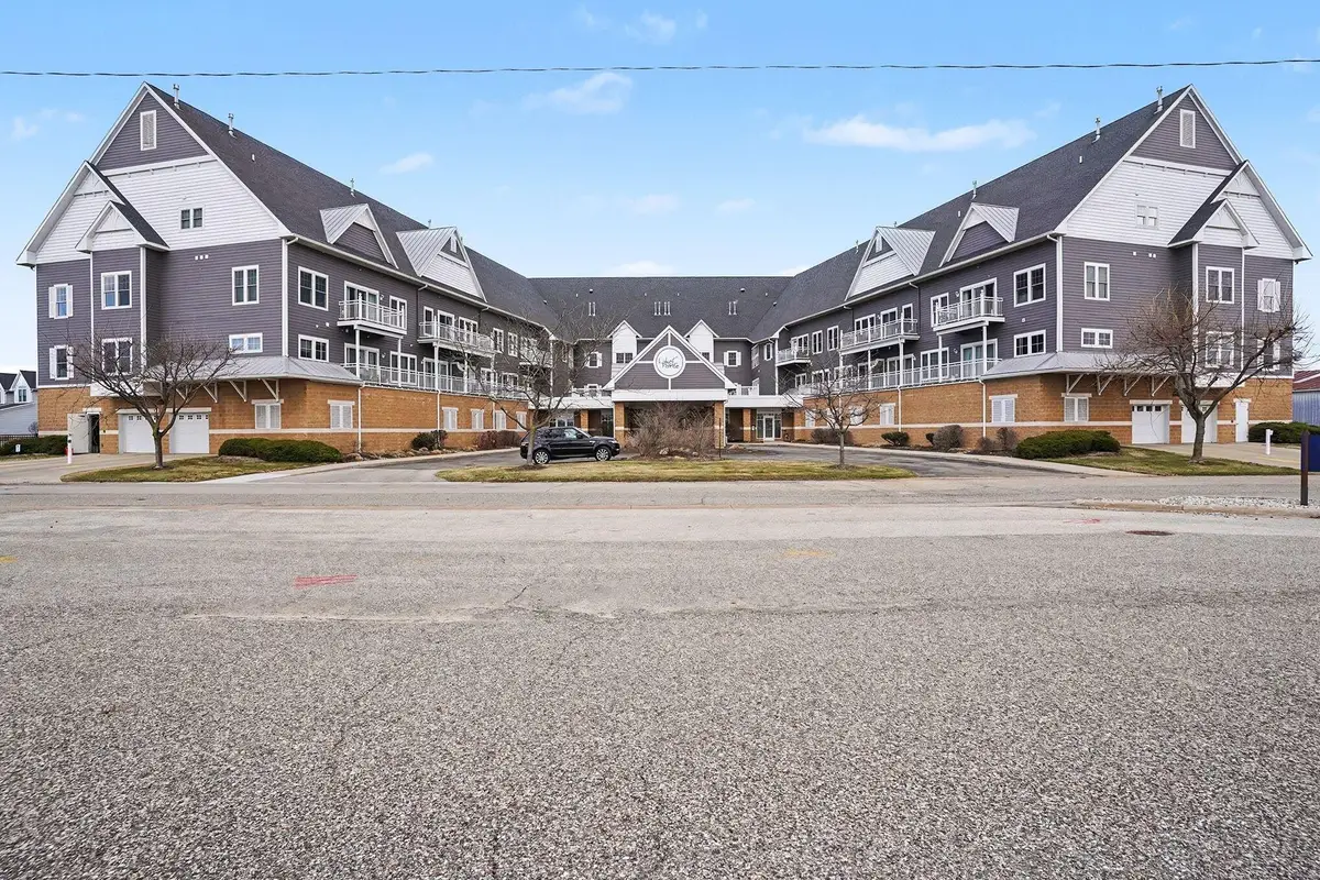 917 W Savidge Street #38, Spring Lake, MI 49456 - #1