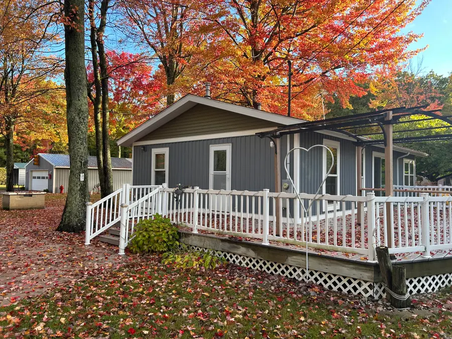 3259 Wolf Lake Drive, Baldwin, MI 49304 - #2