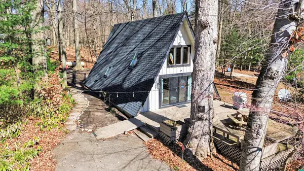 7149 Maple Avenue, South Haven, MI 49090