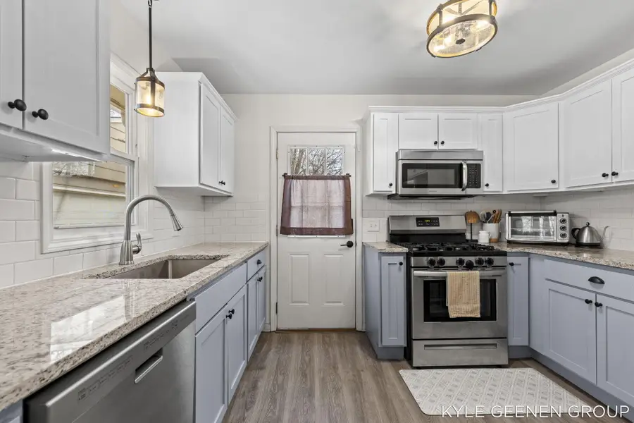 2226 Greenview Drive Sw, Wyoming, MI 49519 - #2