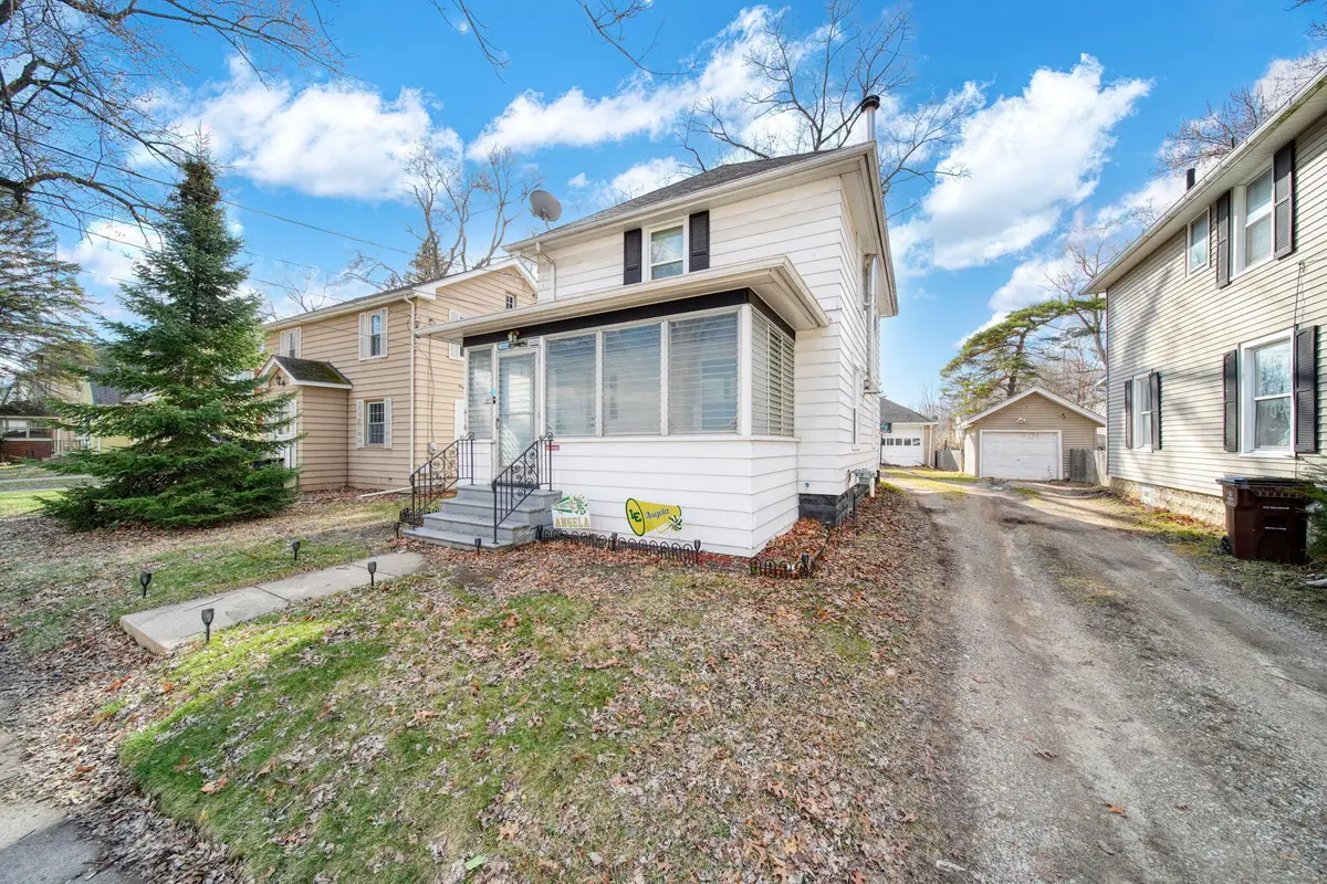 414 N Pleasant Street, Jackson, MI 49202 - #1