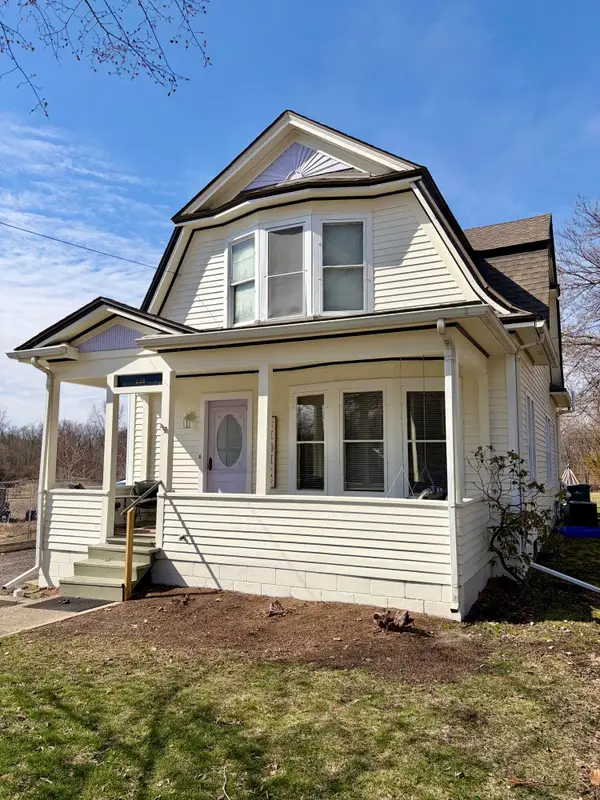 226 Monroe Street, Saline, MI 48176