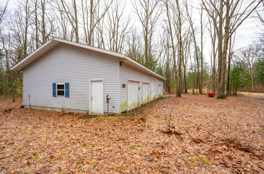 4202 E Pontaluna Road, Fruitport, MI 49415 - #2