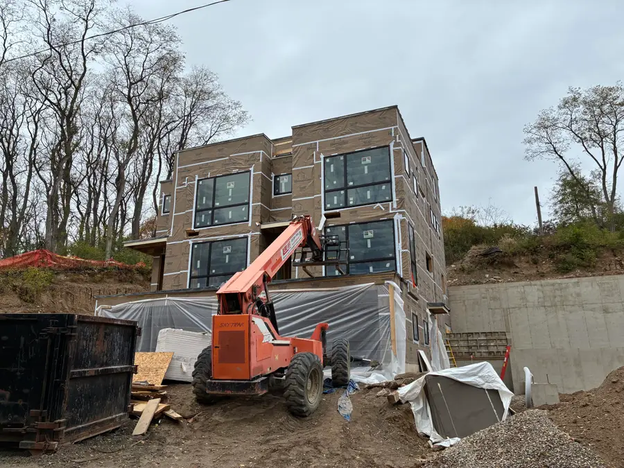 1124 Longshore Drive #Unit 1, Ann Arbor, MI 48105 - #2