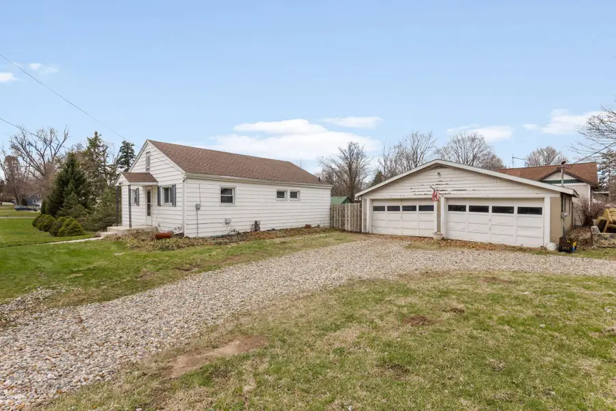 204 Terre Coupe Street, Buchanan, MI 49107 - #3