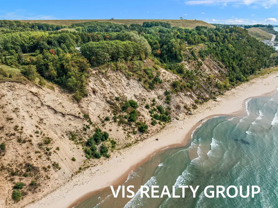 2989 S Lakeshore Drive, Ludington, MI 49431 - #3