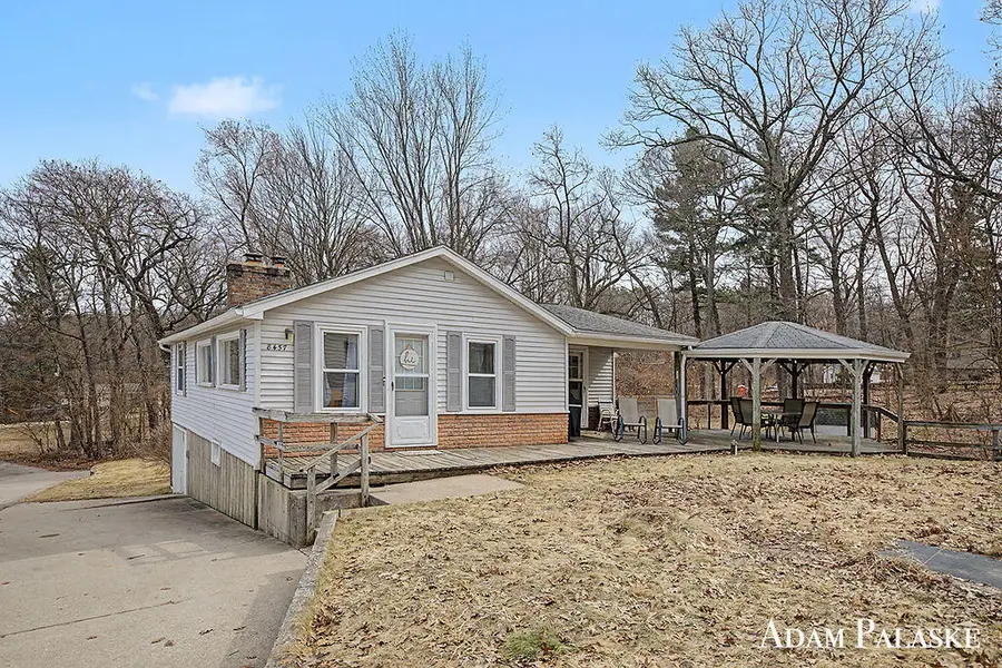 8457 Brower Lake Drive Ne, Rockford, MI 49341 - #2