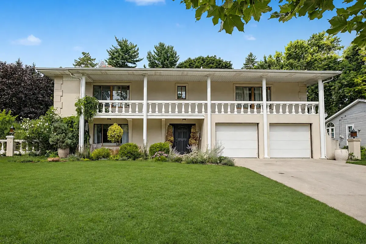 1217 El Camino Drive Nw, Grand Rapids, MI 49504 - #1