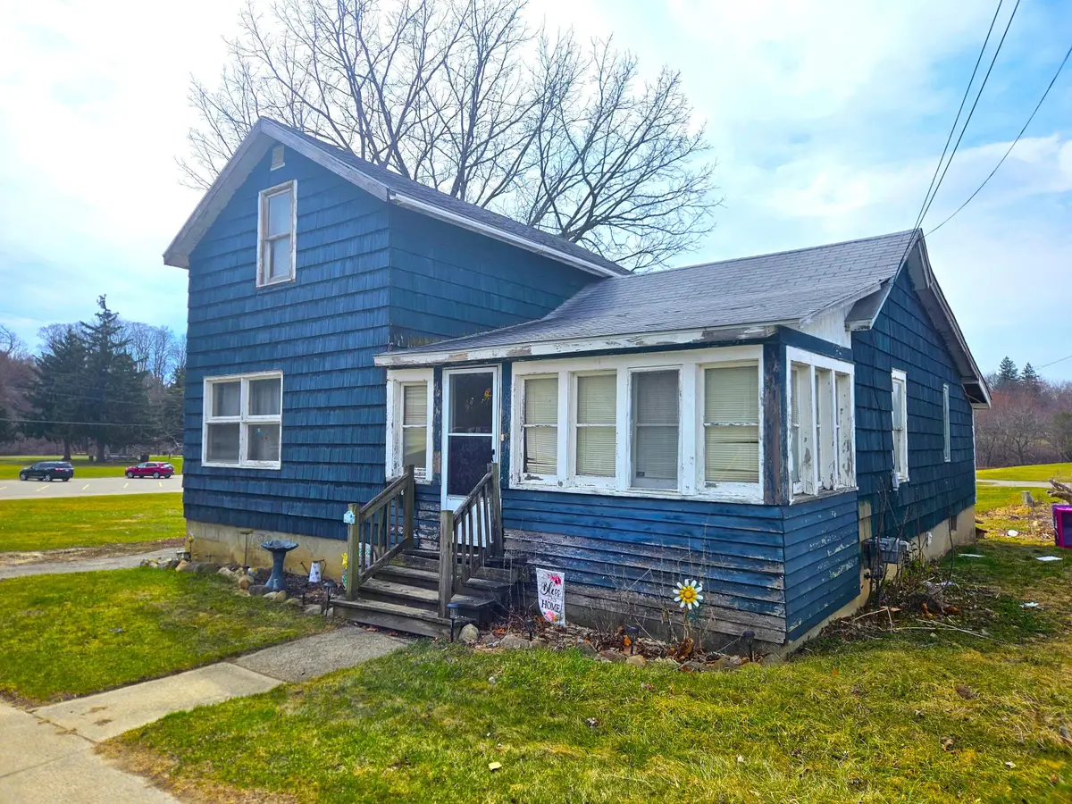 218 S Cherry Street, Flushing, MI 48433 - #1