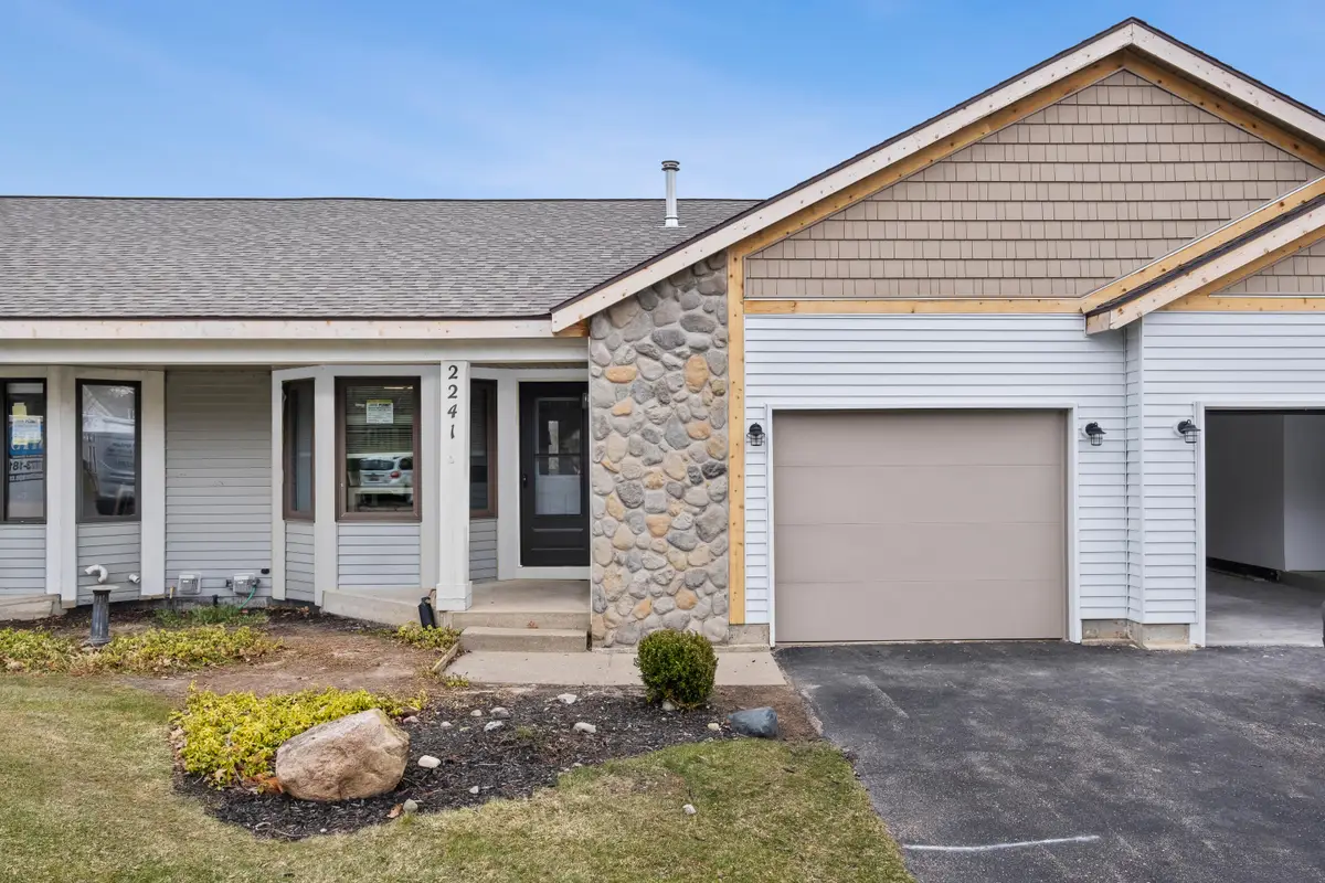 2241 Southgate Drive Se #82, Grand Rapids, MI 49508 - #1