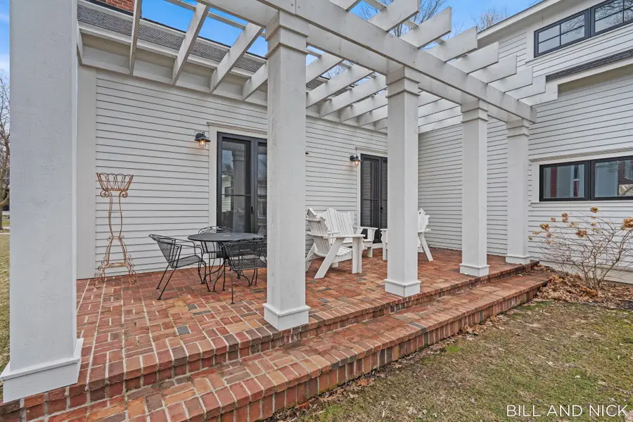 24 Chestnut Street, Douglas, MI 49406 - #2