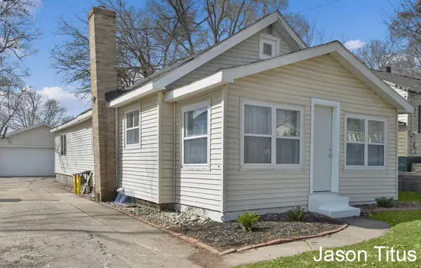 2507 Day Avenue Nw, Walker, MI 49544