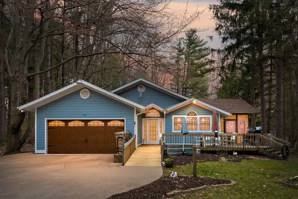 9995 Community Hall Road, Union Pier, MI 49129