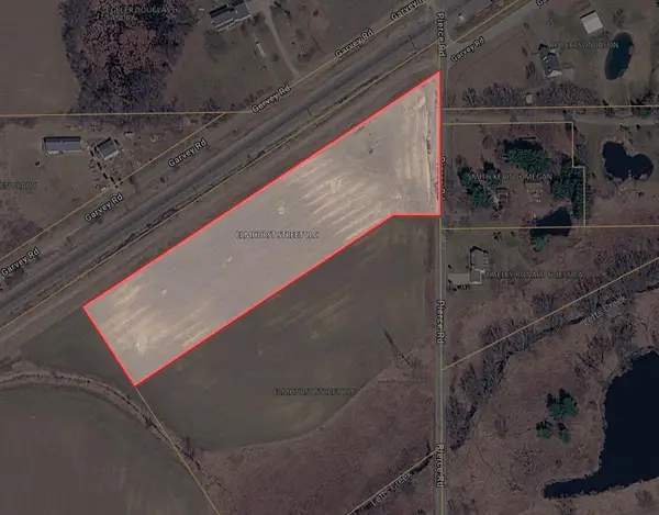 890 Pierce Road, Chelsea, MI 48118