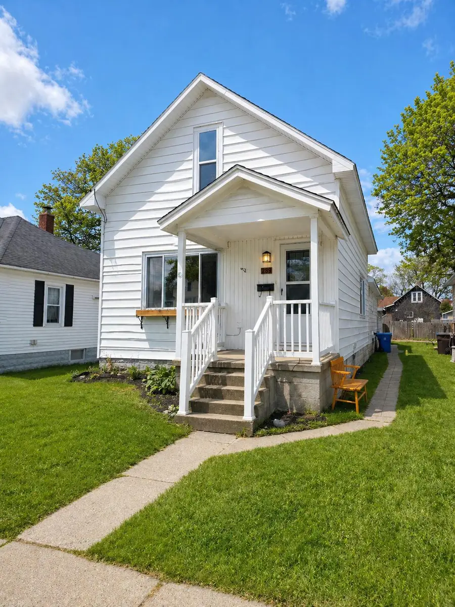 289 6th Street, Manistee, MI 49660 - #2