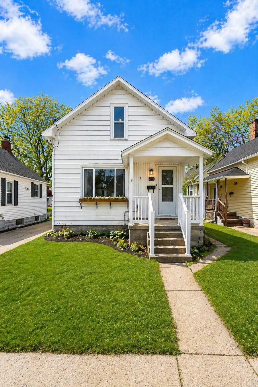 289 6th Street, Manistee, MI 49660 - #3