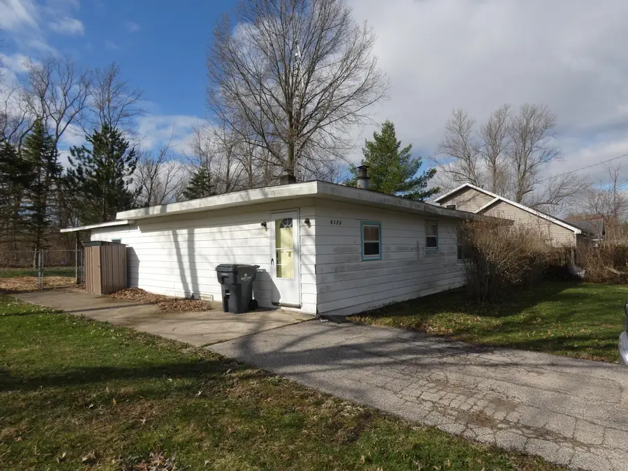 8376 E Baldwin Avenue, Watervliet, MI 49098 - #2