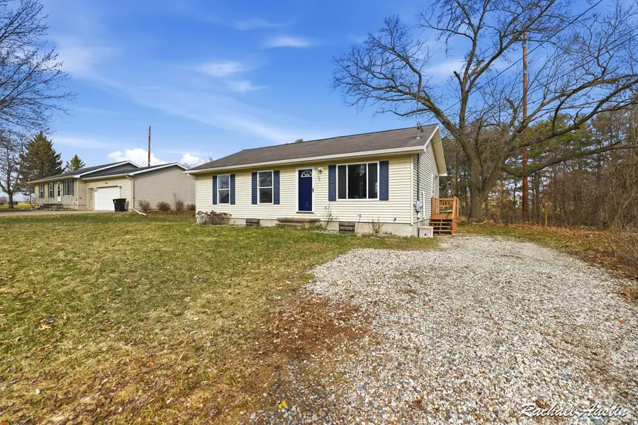 1100 N Edgewood Street, Greenville, MI 48838 - #3