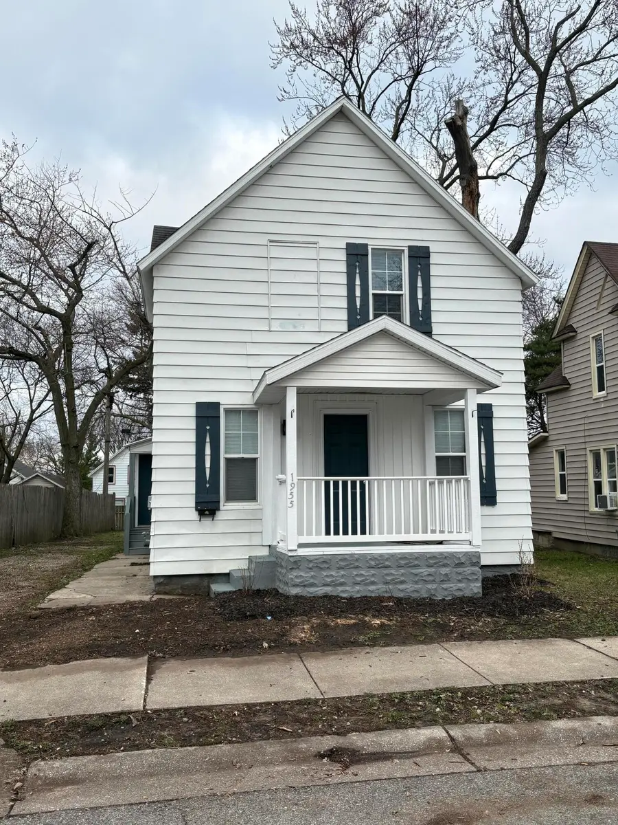 1955 Hendricks Avenue Sw, Wyoming, MI 49509 - #2