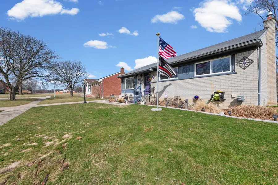 30358 W Chicago, Livonia, MI 48150 - #2