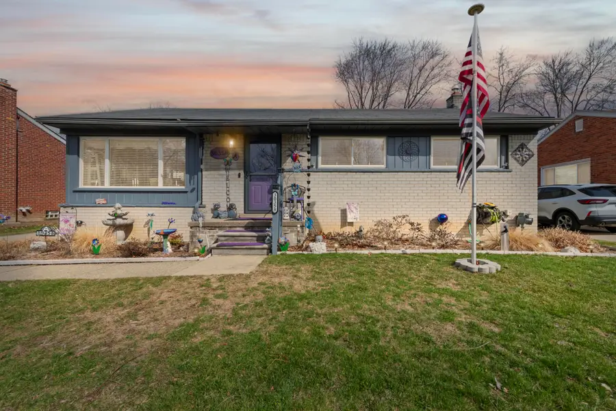 30358 W Chicago, Livonia, MI 48150 - #3