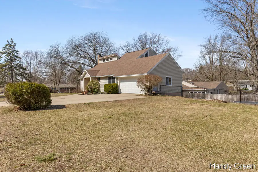 810 W South Street, Greenville, MI 48838 - #3