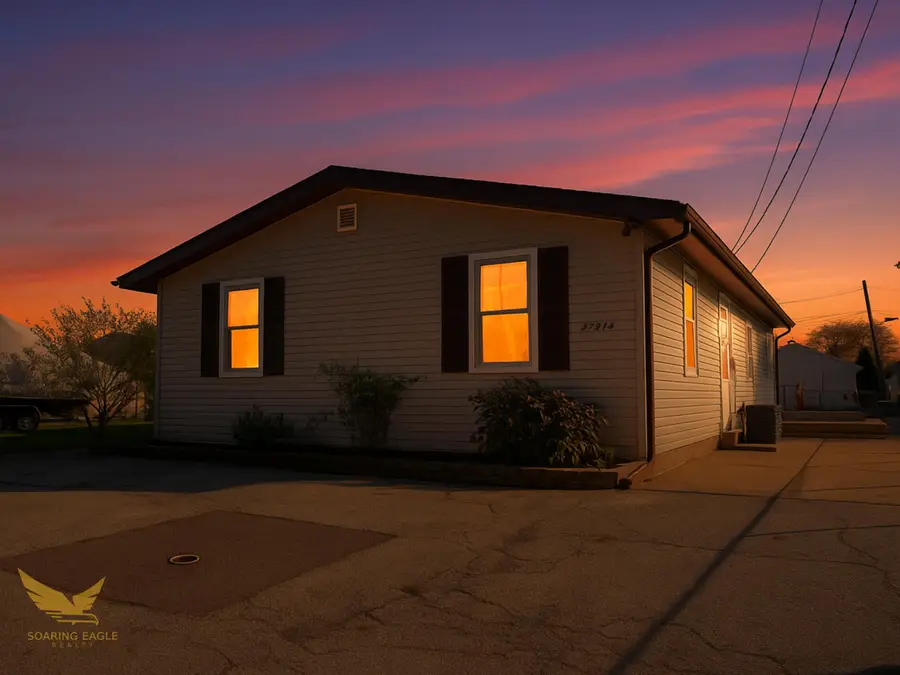 37844 Maplehill Street, Harrison Township, MI 48045 - #2