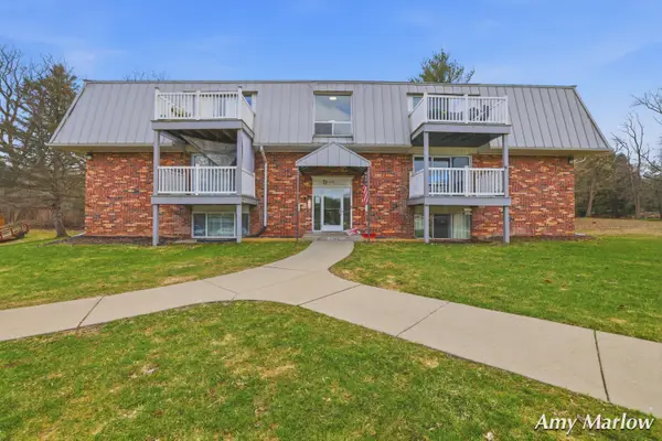 6716 Cascade Road Se #39, Grand Rapids, MI 49546