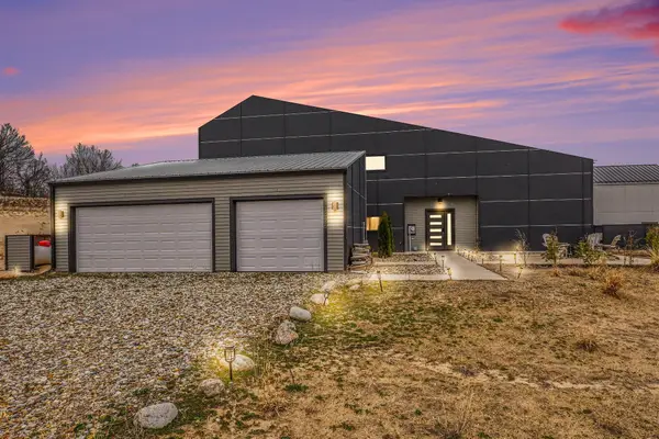 7426 Lake Solis Drive, Stevensville, MI 49127