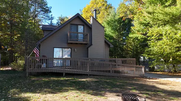 1733 N Lakeview Drive, Mears, MI 49436