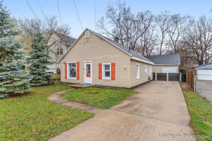 2655 Longfellow Avenue Sw, Wyoming, MI 49509 - #2