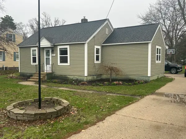 6894 12th Avenue, Jenison, MI 49428