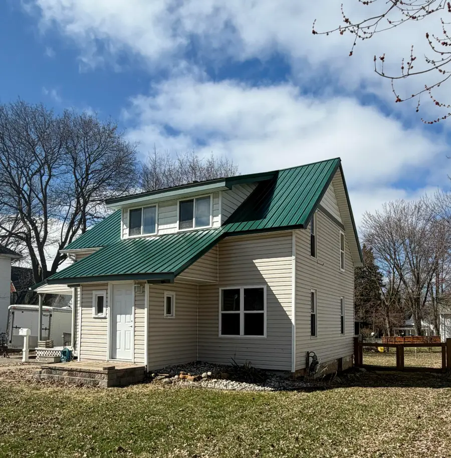 301 N Kennefic Street, Yale, MI 48097 - #3