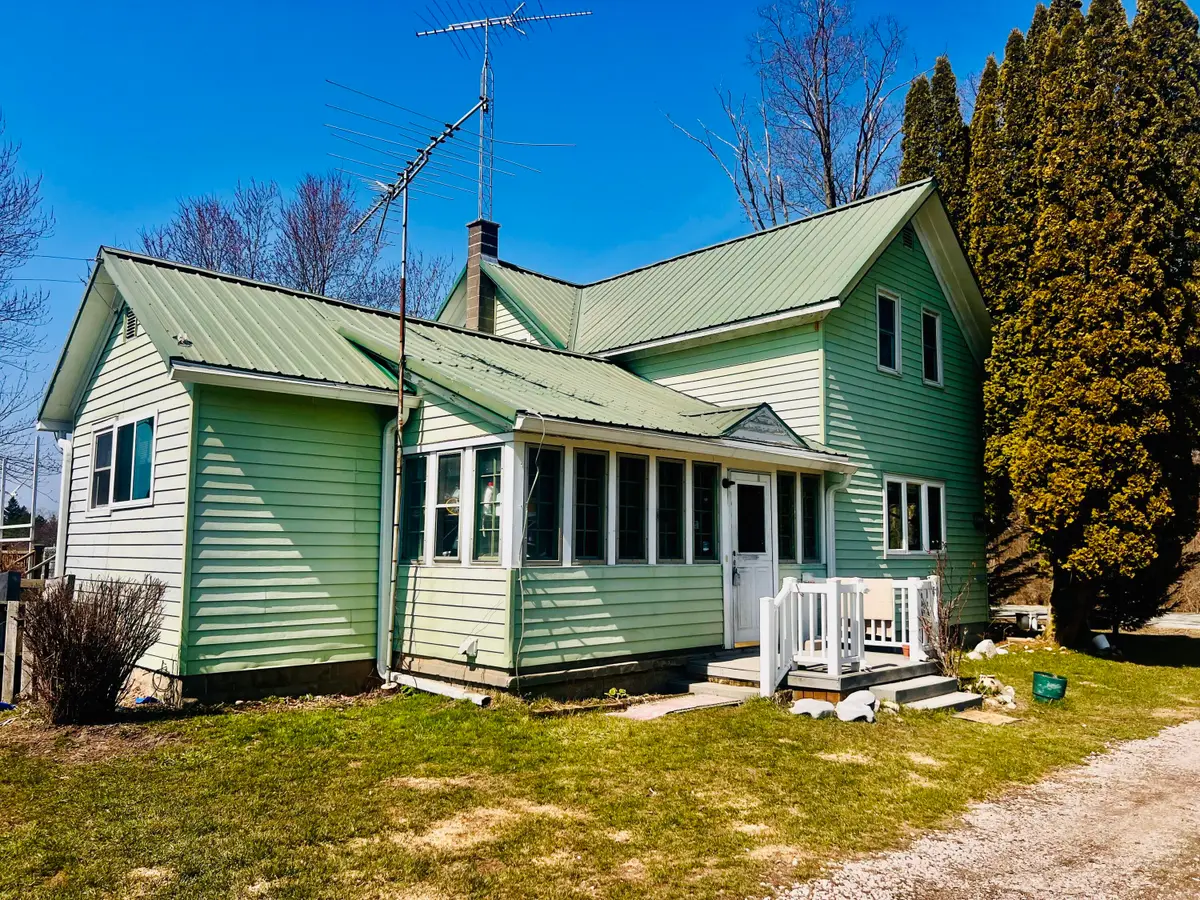 117 W Meisenheimer Road, Scottville, MI 49454 - #1