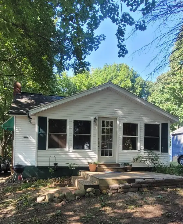 1193 Lakeview Drive, Brooklyn, MI 49230