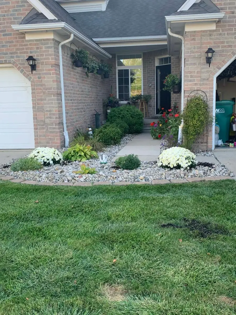 31637 Beaver Circle, New Boston, MI 48164 - #2