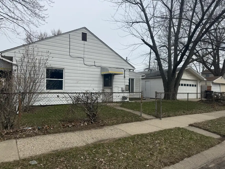 26700 Grandmont Street, Roseville, MI 48066 - #2