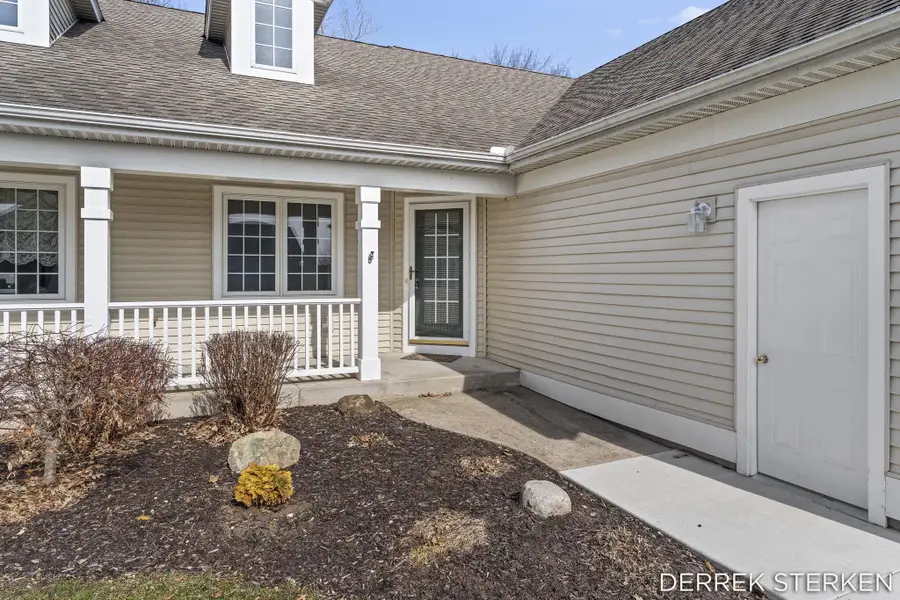 8955 N Clearwater Drive, Zeeland, MI 49464 - #2