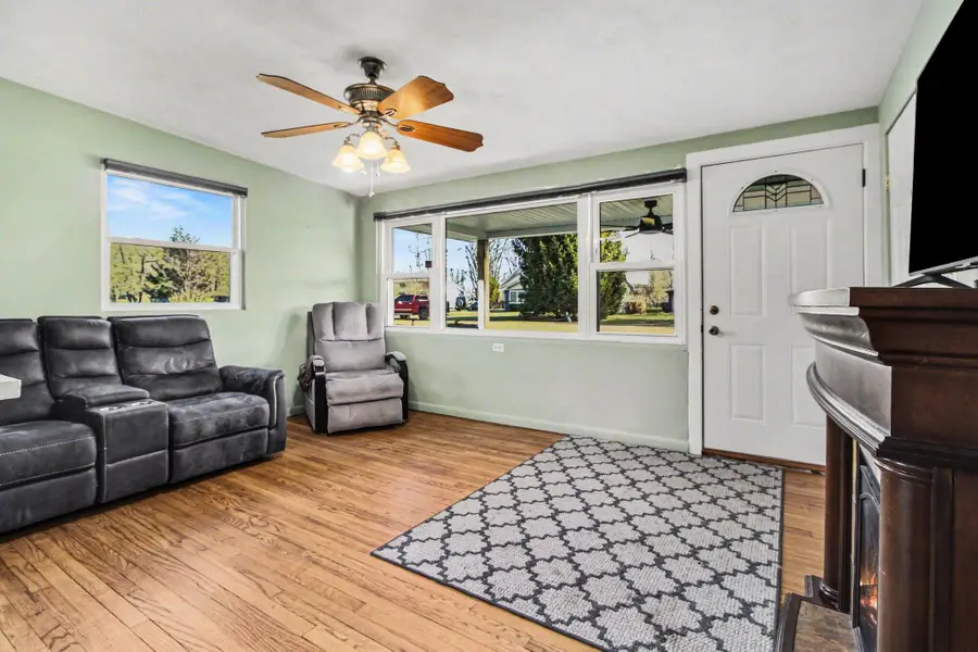 48758 Sully Drive, Belleville, MI 48111 - #3