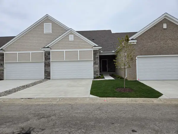 4264 Plum Village Circle #40, Monroe, MI 48161
