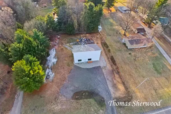 12315 Podunk Avenue Ne, Greenville, MI 48838